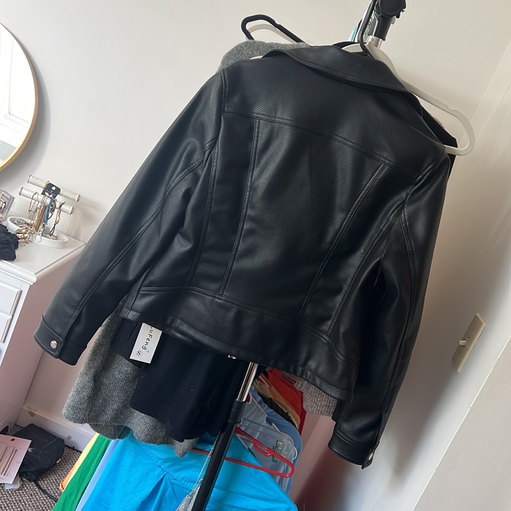 Leather jacket - Picture 4 of 4